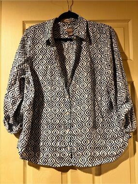Chico's Navy and Cream Geometric Ikat Shirt